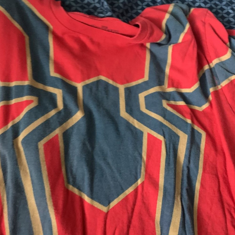 MCU Iron Spiderman t-shirt